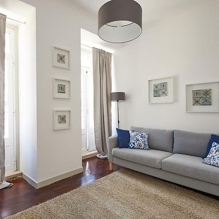 Love Inn Bairro Alto ลิสบอน ภายนอก รูปภาพ