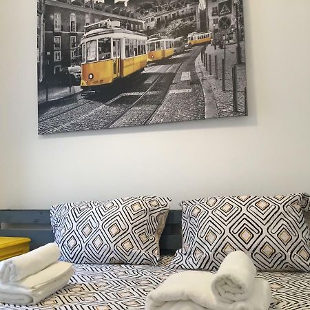 Love Inn Bairro Alto ลิสบอน ภายนอก รูปภาพ