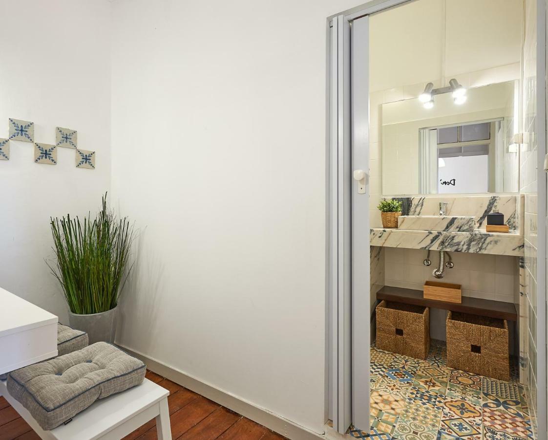 Love Inn Bairro Alto ลิสบอน ภายนอก รูปภาพ