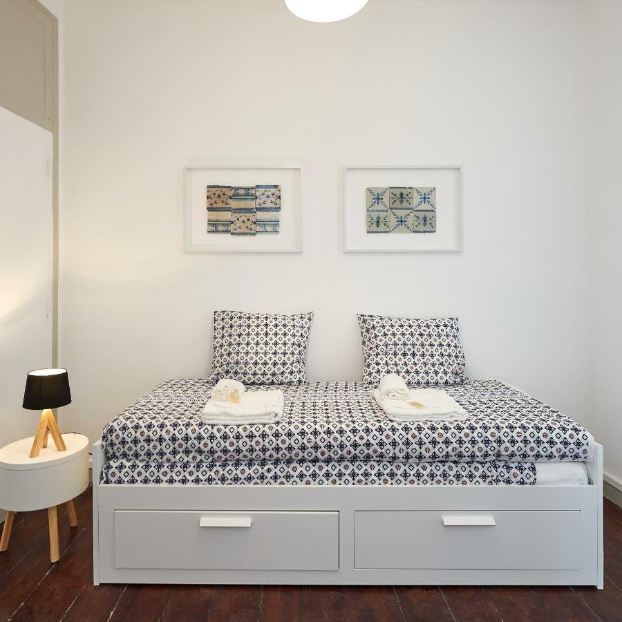 Love Inn Bairro Alto ลิสบอน ภายนอก รูปภาพ