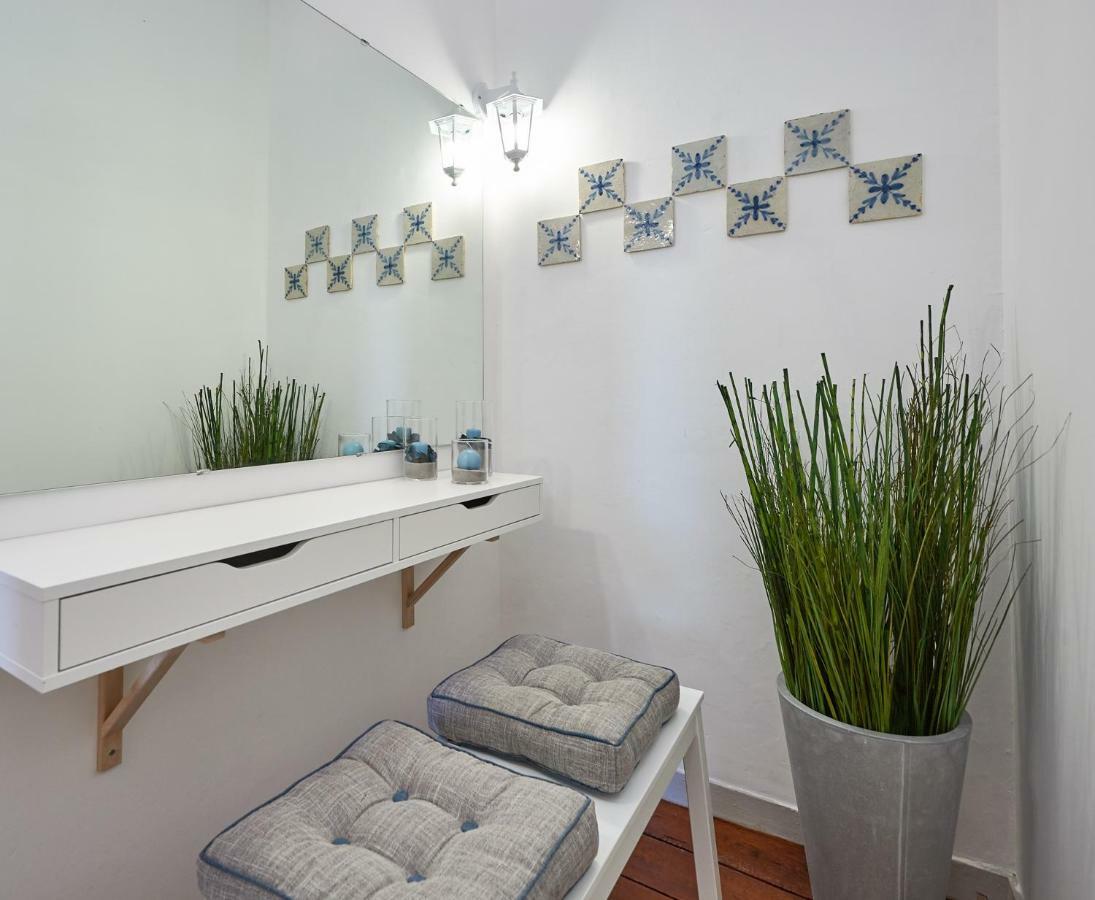 Love Inn Bairro Alto ลิสบอน ภายนอก รูปภาพ