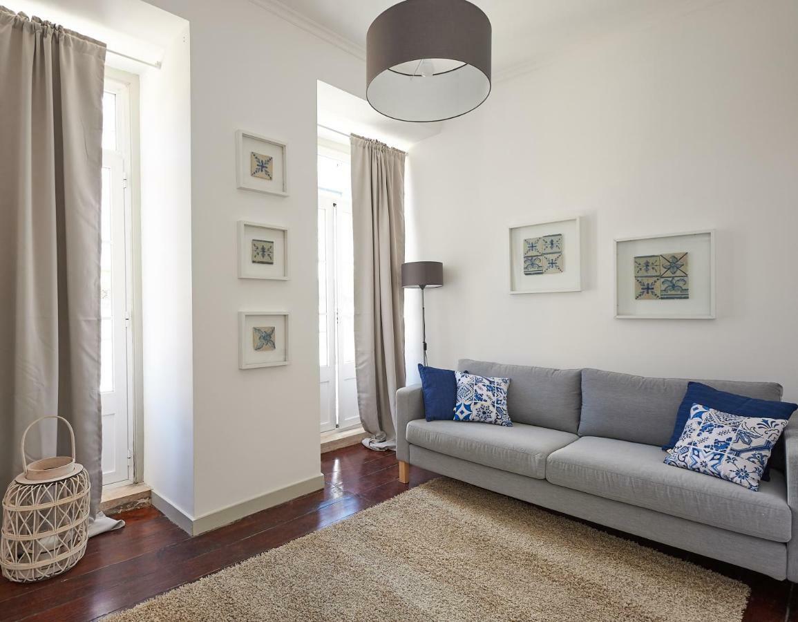 Love Inn Bairro Alto ลิสบอน ภายนอก รูปภาพ