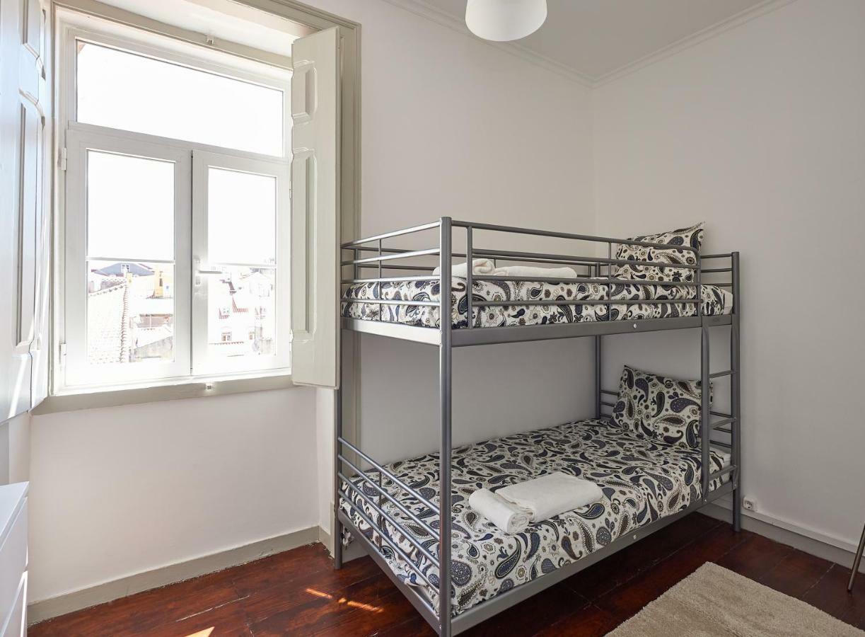 Love Inn Bairro Alto ลิสบอน ภายนอก รูปภาพ